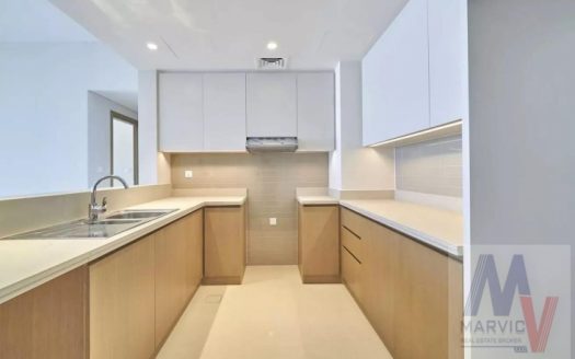 Burj View | 2 Balconies | Luxurious &  Spacious Unit