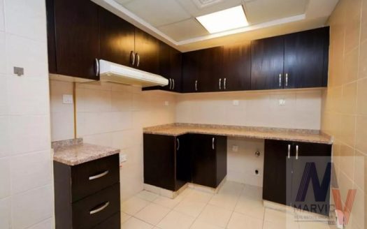 Mid-Floor | Close to Metro | Closed Kitchen