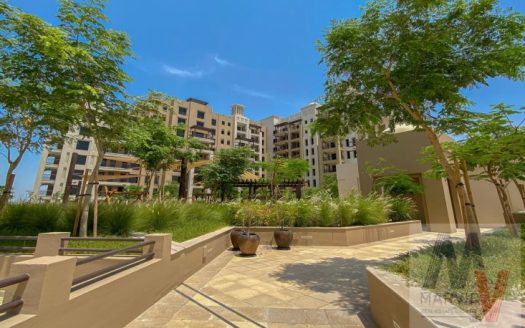 Luxurious Apartment / Bright Sunlight