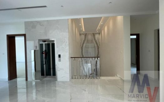 Jumeirah 1 Modern High End Villa I With Elevator and Pool