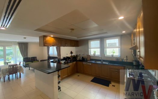 Well Maintained Spacious Villa I Private Pool